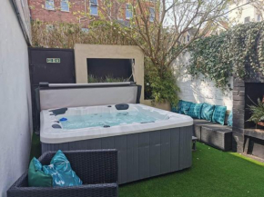 Bournemouth Beach Boutique with Hot Tub - sleeps up to 20
